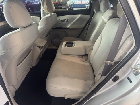 Used 2010 Toyota Venza FWD image 12