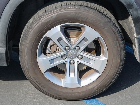Used 2025 Honda Pilot EX-L image 12