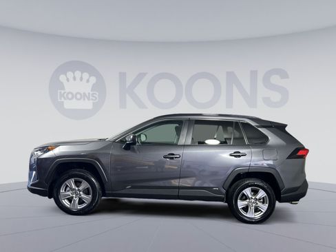 Used 2022 Toyota RAV4 LE AWD/4WD image 7