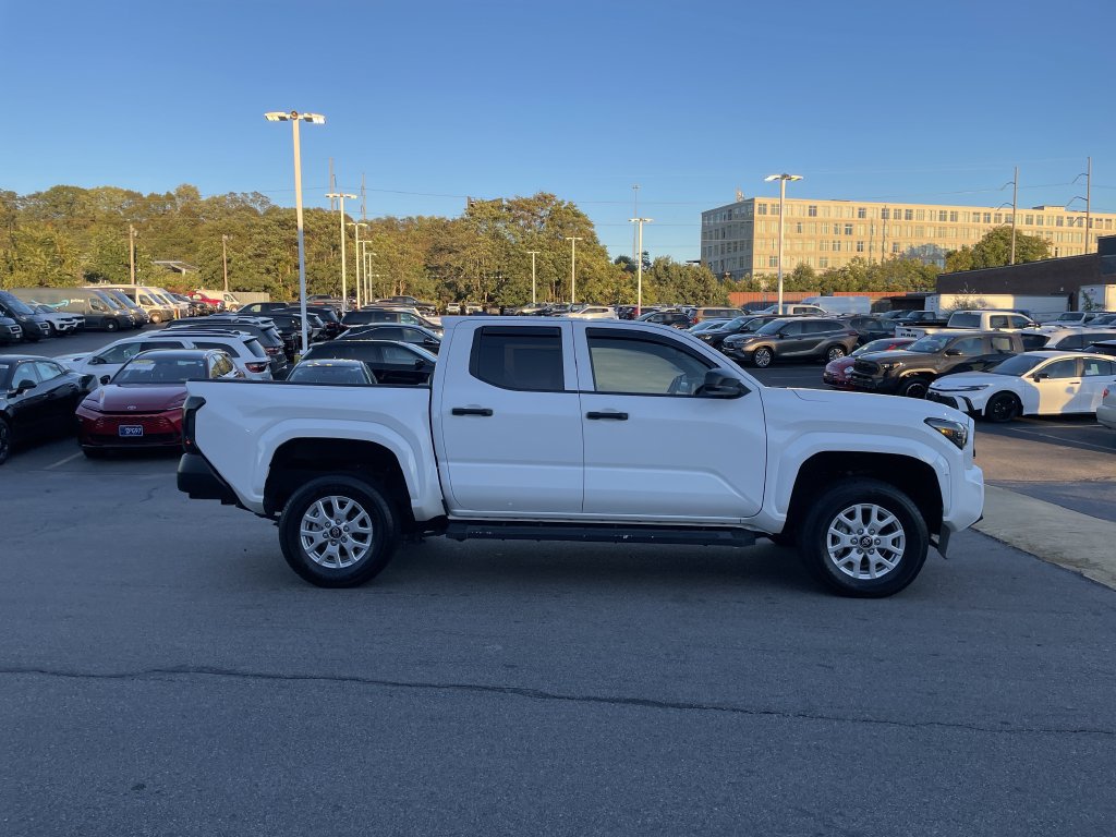 Certified 2025 Toyota Tacoma SR AWD/4WD image 7