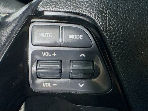 Used 2017 Kia Forte SX w/ SX Premium Tech Package image 11