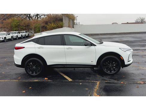 Certified 2025 Buick Envista Sport Touring image 9