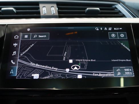 Used 2022 Audi e-tron Premium image 26