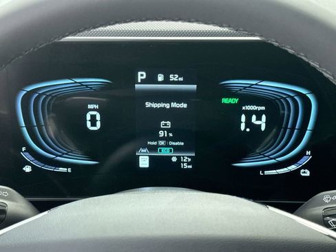 Used 2025 Kia Niro EX Touring image 19