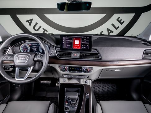 Used 2025 Audi Q5 e Premium Plus w/ Premium Plus Package AWD/4WD image 3