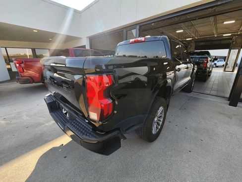 Used 2024 Chevrolet Colorado LT RWD image 4