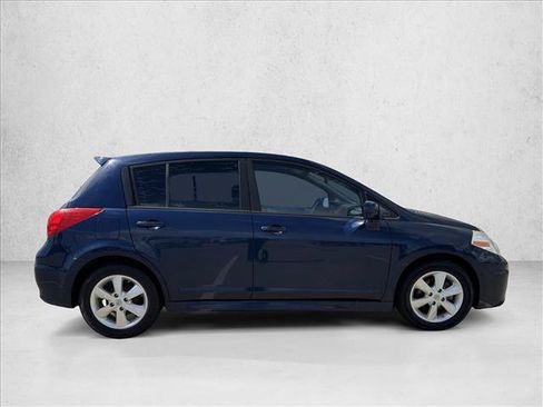 Used 2012 Nissan Versa Hatchback FWD image 4