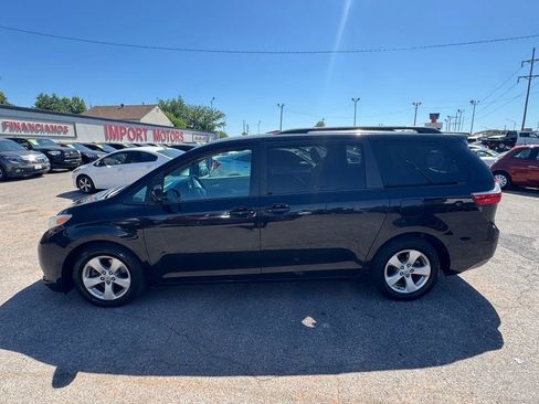 Used 2017 Toyota Sienna LE FWD image 5