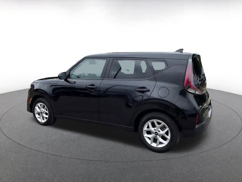 Used 2025 Kia Soul LX w/ LX Technology Package image 10