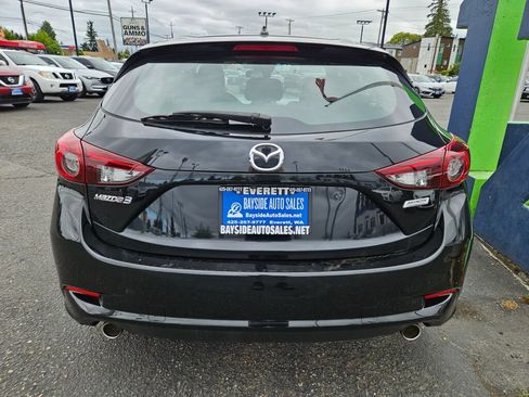 Used 2018 MAZDA MAZDA3 Touring FWD image 4