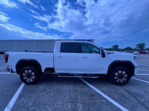 Used 2025 GMC Sierra 3500 Denali w/ Denali Reserve Package AWD/4WD image 9