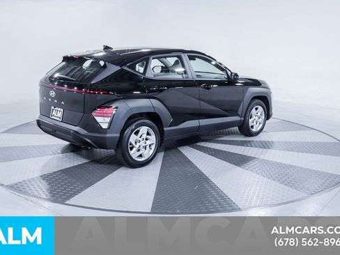 Used 2025 Hyundai Kona SE image 10