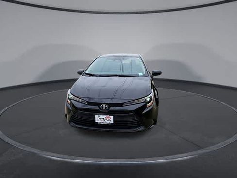 Used 2026 Toyota Corolla LE FWD image 3