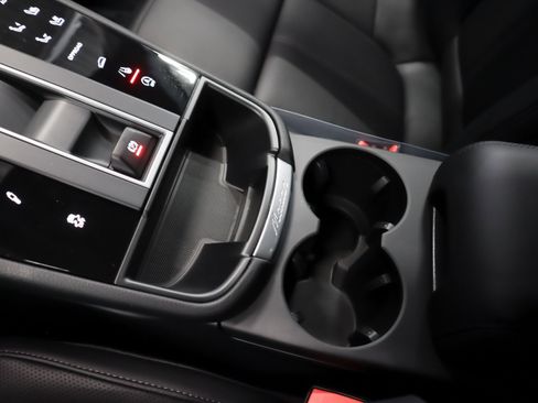 New 2026 Porsche Macan Turbo image 17