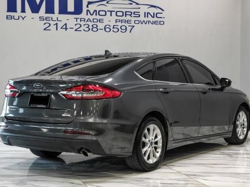 Used 2020 Ford Fusion SE FWD image 11