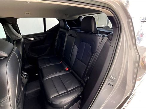 Certified 2023 Volvo XC40 B5 Core w/ Protection Package Premier image 34