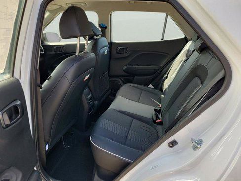 New 2025 Hyundai Venue Limited image 9