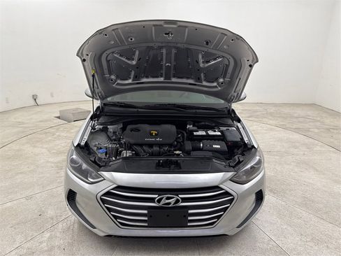 Used 2018 Hyundai Elantra SE image 17