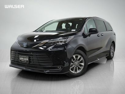 Used 2025 Toyota Sienna XLE w/ XLE Plus Package