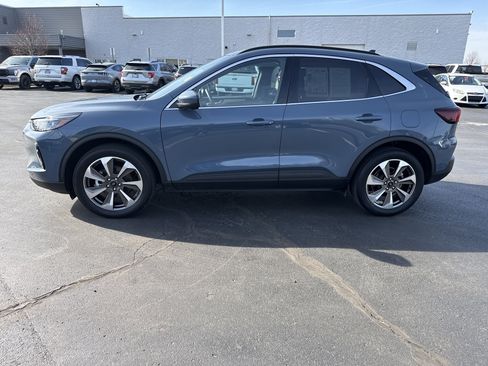 Used 2023 Ford Escape Platinum w/ Premium Technology Package image 6