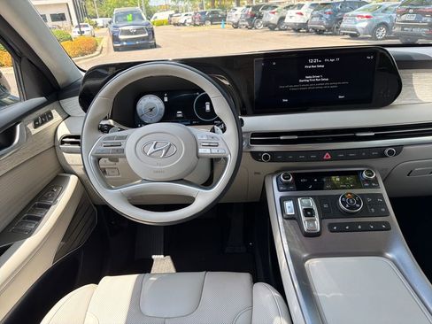 Used 2024 Hyundai Palisade Calligraphy AWD/4WD image 2