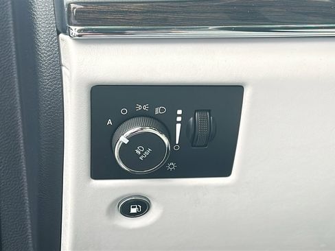 Used 2020 Jeep Grand Cherokee Summit AWD/4WD image 19