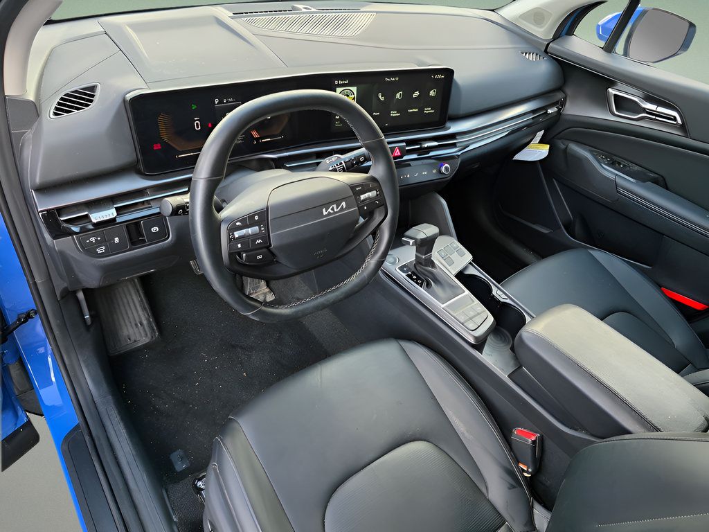 Used 2026 Kia Sportage EX FWD image 18
