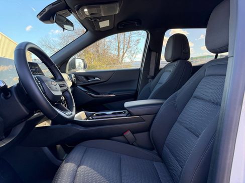 Used 2025 Chevrolet Equinox LT image 25