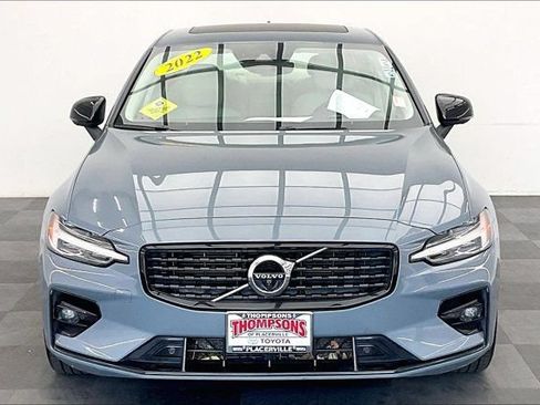 Used 2022 Volvo S60 B5 Momentum FWD image 2