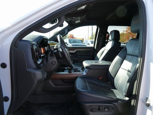 Used 2022 Chevrolet Silverado 1500 High Country w/ Technology Package image 20