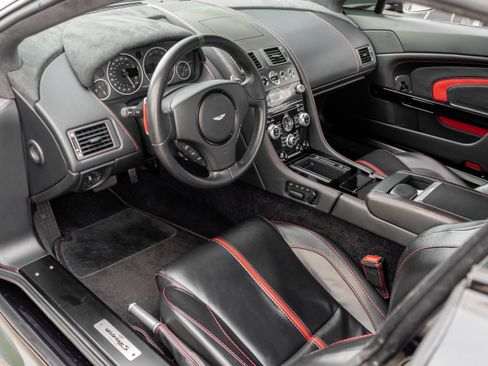 Used 2015 Aston Martin V12 Vantage S image 3