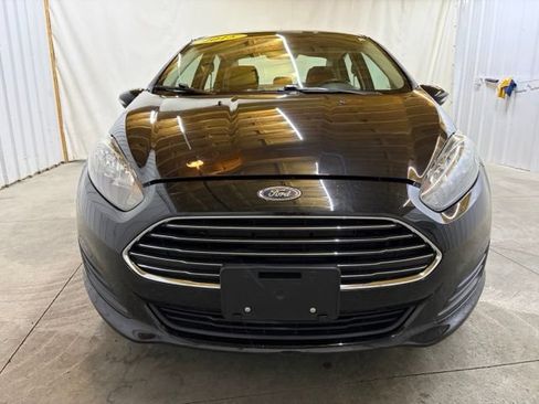 Used 2015 Ford Fiesta SE w/ Comfort Package FWD image 2