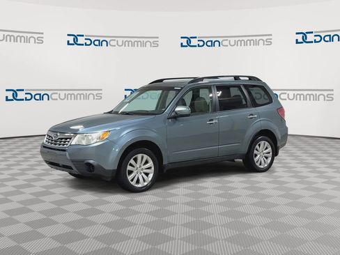 Used 2013 Subaru Forester 2.5X Premium w/ Popular Pkg 3 AWD/4WD image 4