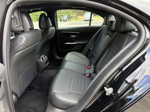Used 2023 Mercedes-Benz C 300 4MATIC Sedan image 25