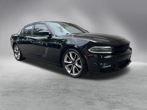 Used 2015 Dodge Charger R/T RWD image 3