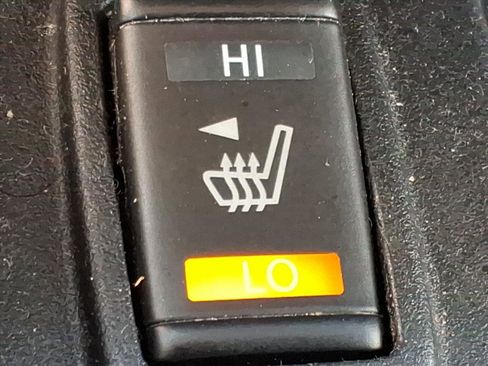 Used 2017 Nissan Titan SL image 10