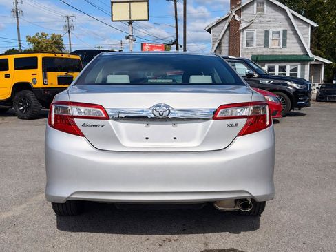 Used 2012 Toyota Camry XLE FWD image 6