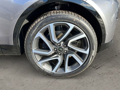 New 2025 Land Rover Discovery Dynamic SE image 11