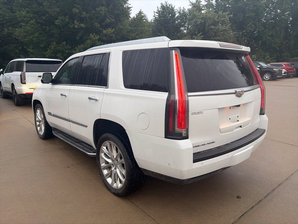 Used 2019 Cadillac Escalade Luxury AWD/4WD image 9