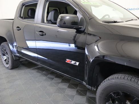Used 2017 Chevrolet Colorado Z71 w/ Z71 Midnight Edition image 4