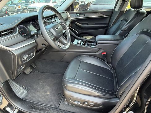 Used 2022 Jeep Grand Cherokee Limited w/ Luxury Tech Group II RWD image 17