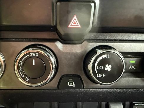 Used 2019 Toyota Tacoma TRD Off-Road AWD/4WD image 37