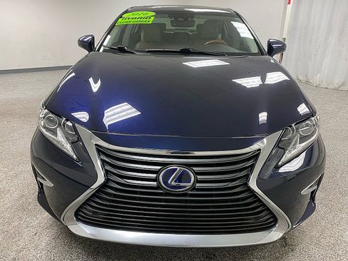 Used 2016 Lexus ES 300h image 2