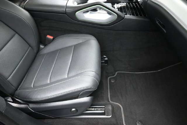 Used 2025 Mercedes-Benz GLE 350 4MATIC image 32