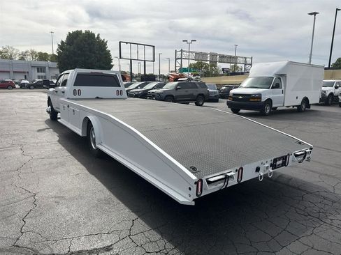 Used 2024 RAM 3500 Tradesman w/ Chrome Appearance Group RWD image 6