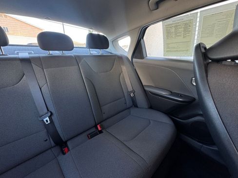 Used 2025 Kia K4 LXS image 37
