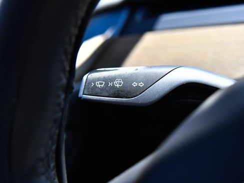 Used 2023 Tesla Model 3 Standard Range RWD image 29