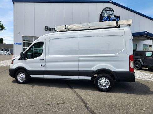 Used 2023 Ford Transit 250 Medium Roof AWD w/ Load Area Protection Package image 9