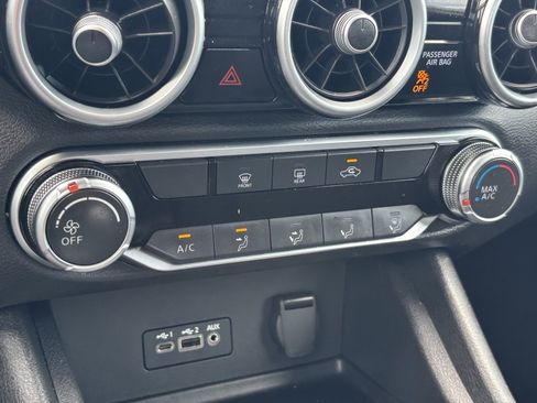 Used 2023 Nissan Sentra SV image 6