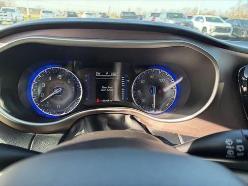 Used 2023 Chrysler Voyager LX image 30